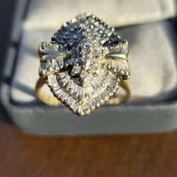 Vintage 14K Gold Diamond Cluster Jewelry Ring