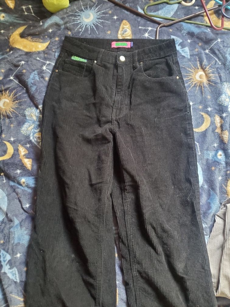 EMPYRE corderoy jeans. size 4