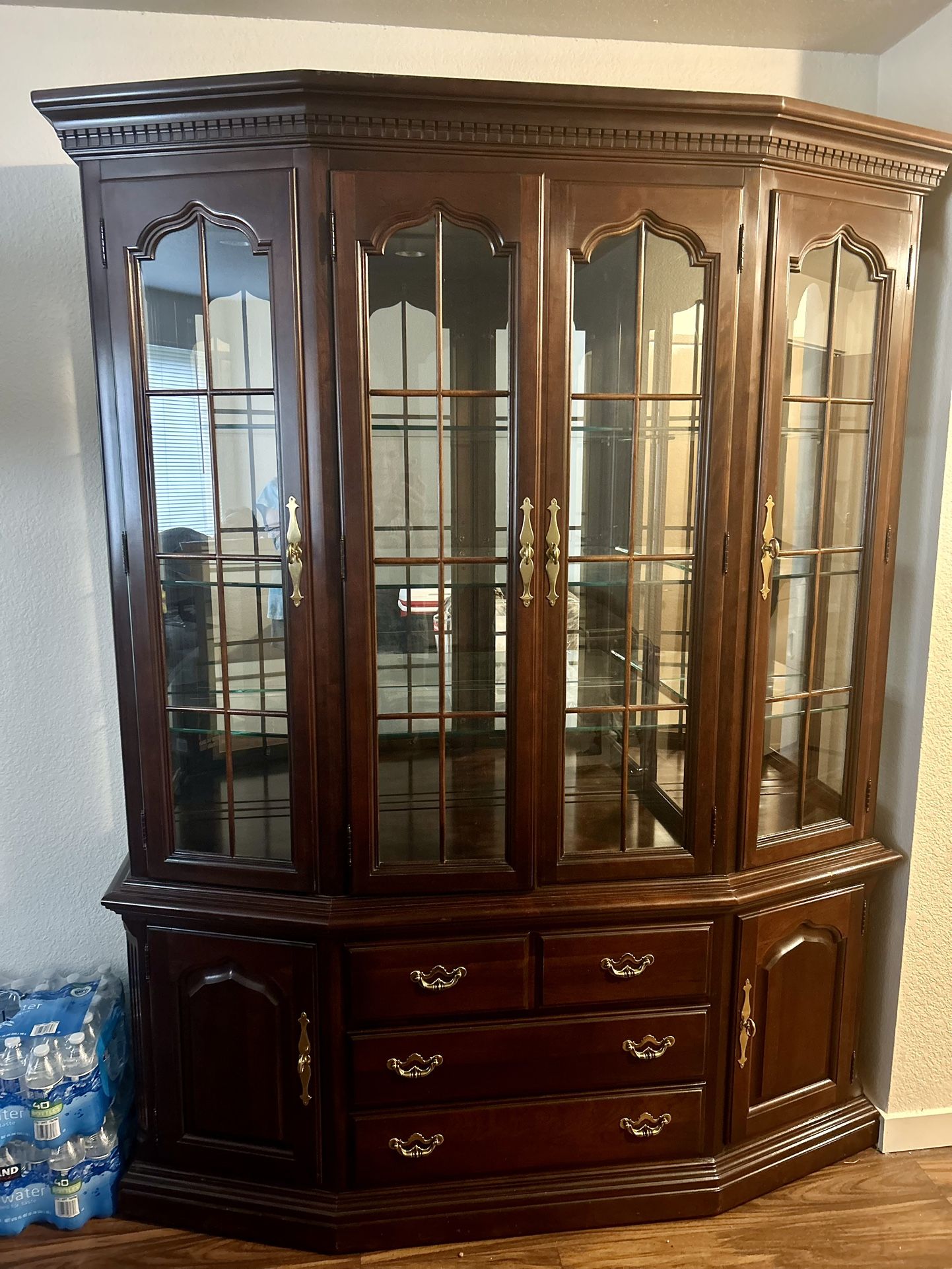 Lighted Vintage Thomasville Hutch 63"x81.5"x17"