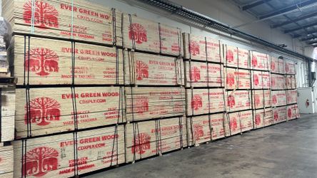 Pallet sale only 4x8 Pine Plywood 15mm – Roofing / Furniture / Construction – Bulk Available