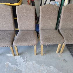 4 Dining Room Chairs 