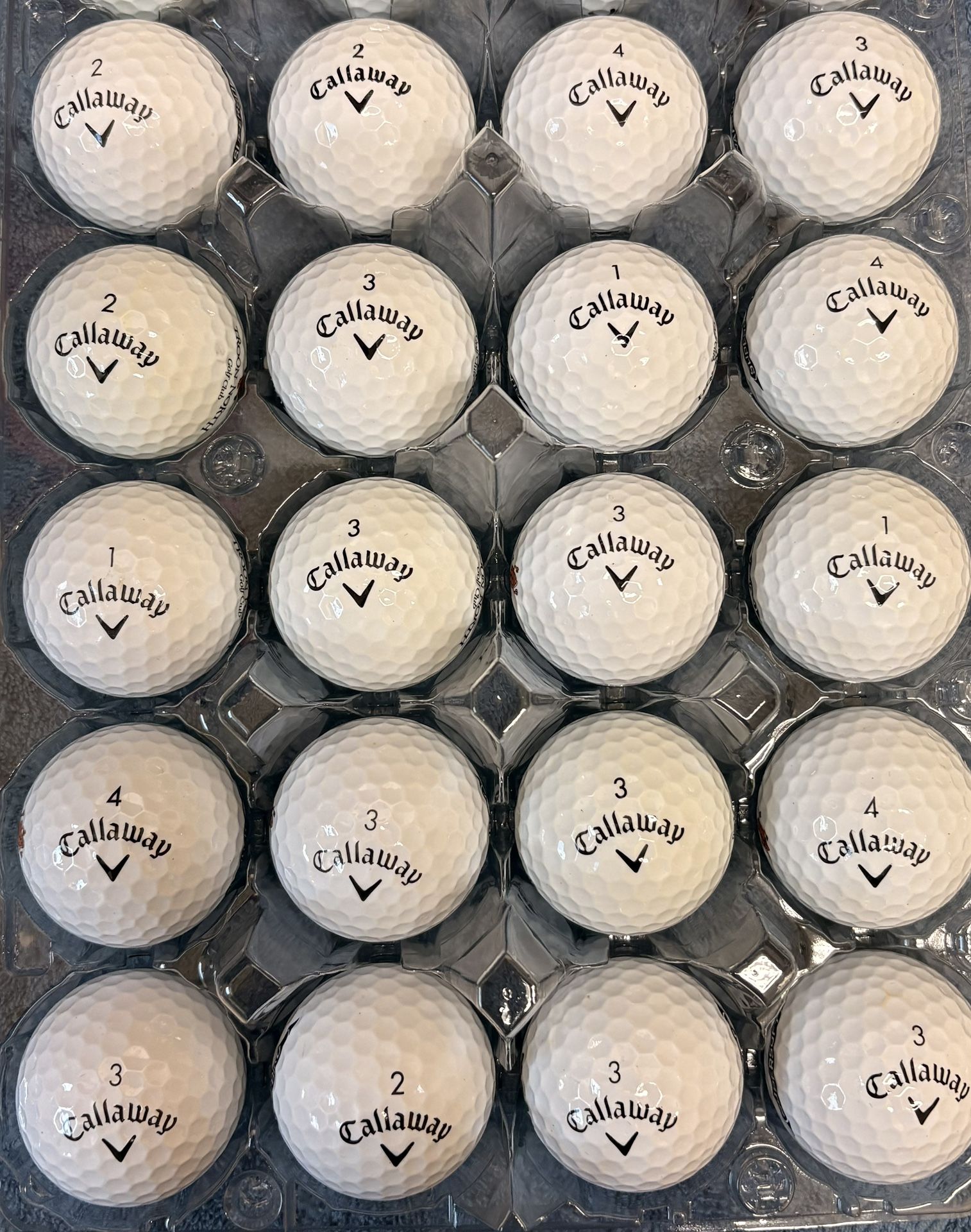 2 Dozen Like New Callaway Golf Balls As Pictured ⛳️ ——— 