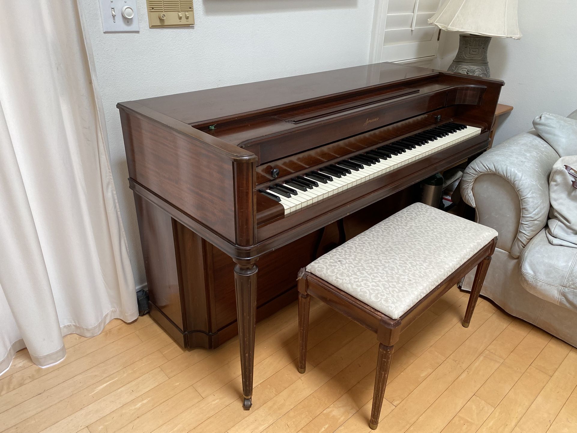 Baldwin Piano High Quality Excellent Condition