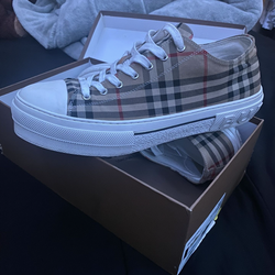 Burberry sneakers