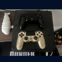  PS4 slim (TB) with two original controllers included