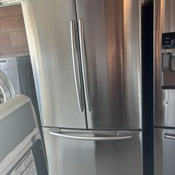 Stainless Steel Fridge Brand Samsung Everything Works Great With A 3 Months Warranty