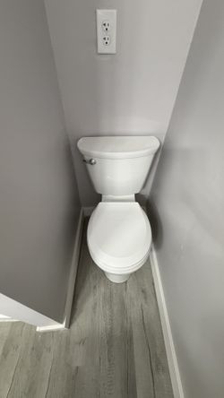 2 Toilets $150 OBO