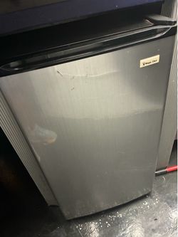 Magic chef Mini Fridge