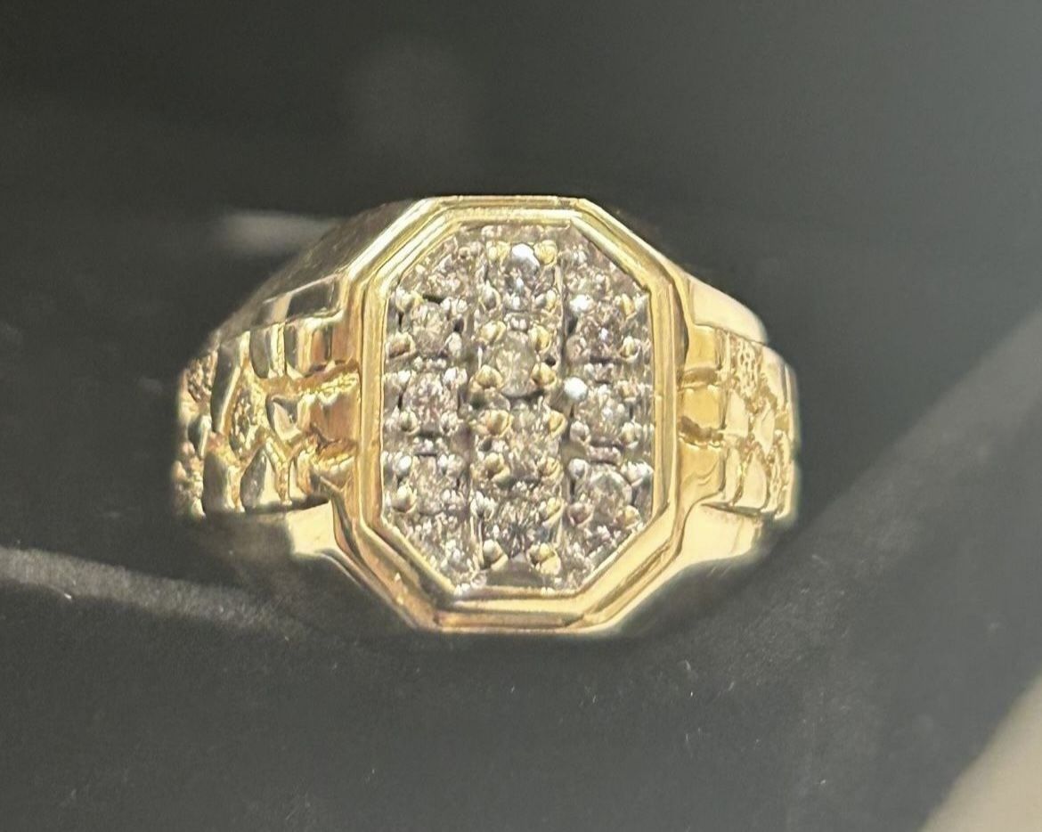 Gold Ring With Diamonds 10k