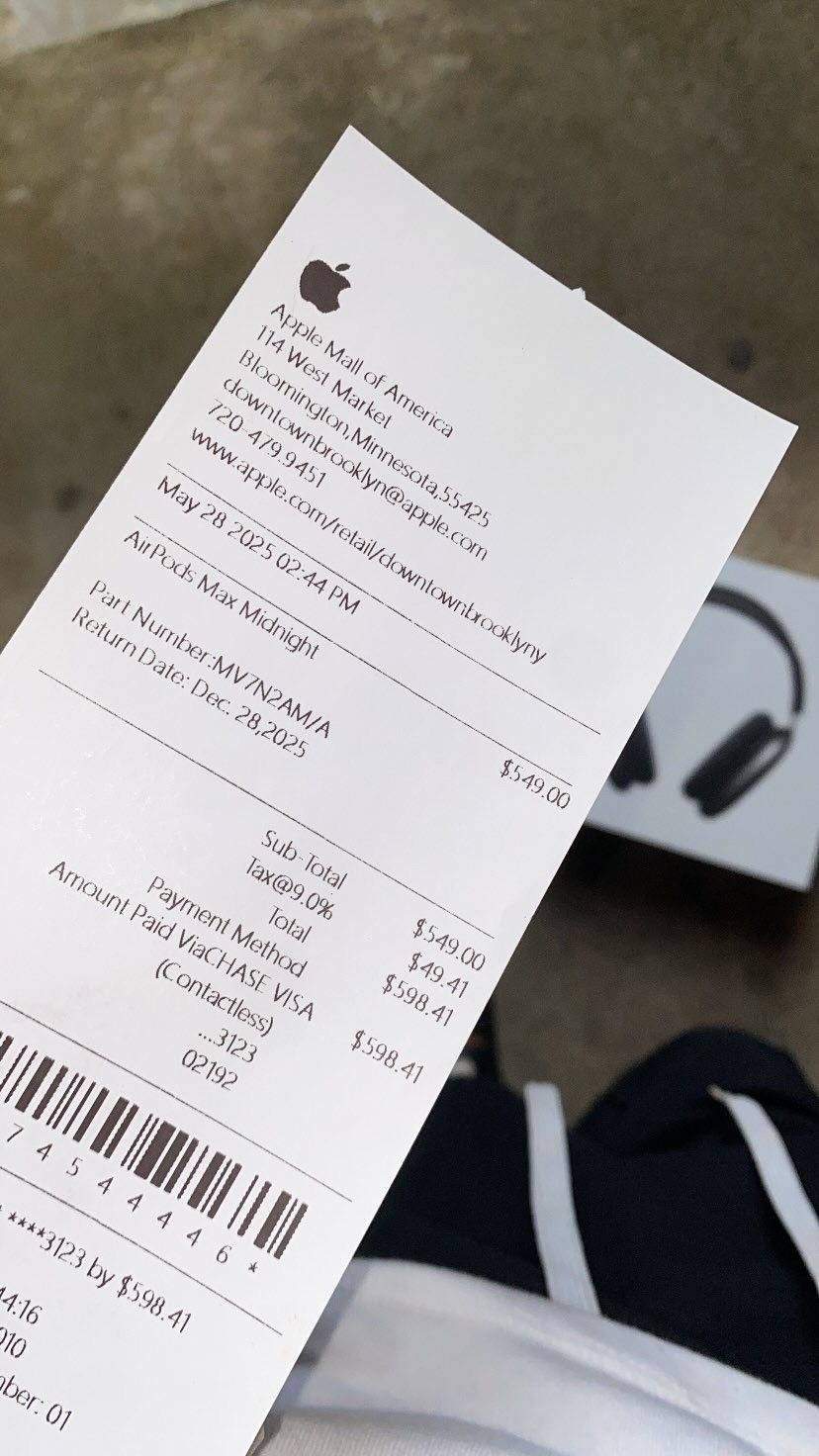 Midnight Black AirPods Max’s