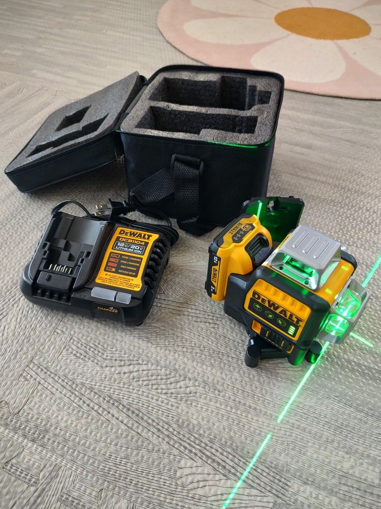 DeWalt Laser With Battery