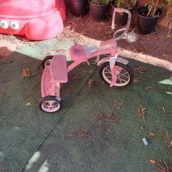 Kids Bike. Like New. Just Sat In Yard Collecting Dust. Will Need To Be Washed. 