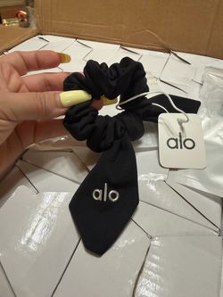 Alo Hair Scrunchie