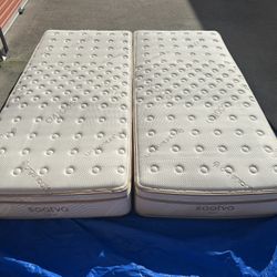 Like New Saatva Classic 11.5” Firm, Cal King Split Mattress, Perfect Condition