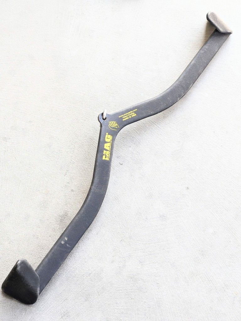 Lat Pulldown Bar Wide Maximum Advantage Grip.