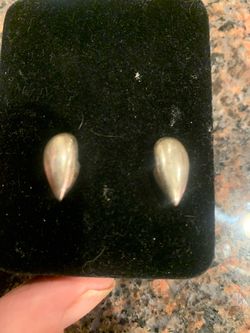 Crazy find Sterling silver front fangs 3 grams