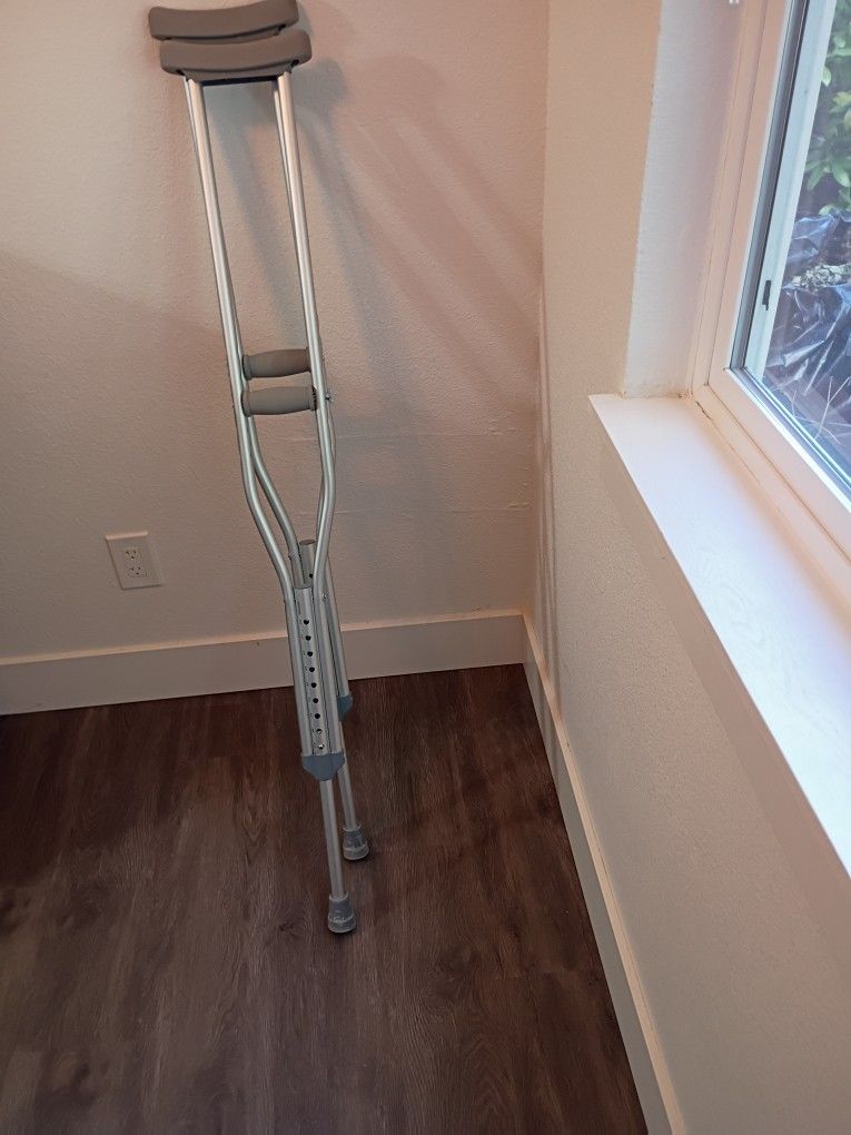 Crutches Aluminum 