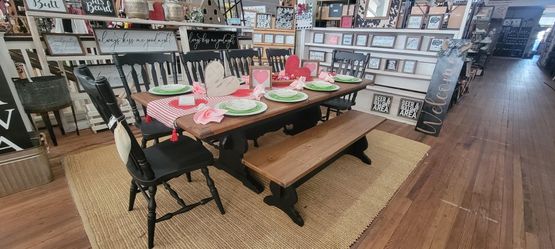Beautiful Trestle Farmhouse Dining Table W/ leaf, Bench & 6 Chairs