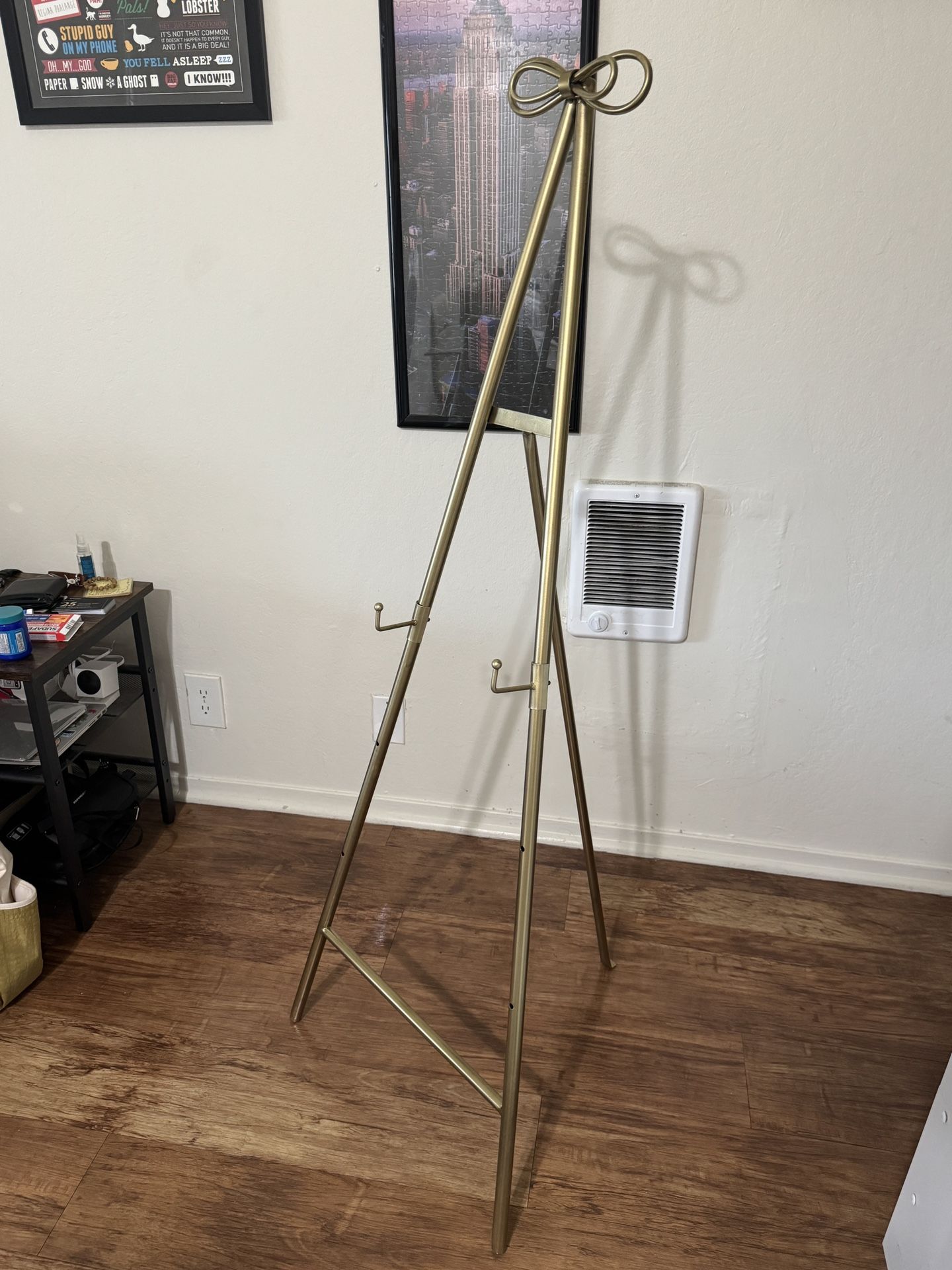 gold easel