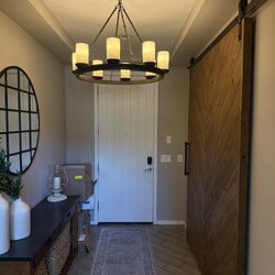 Pottery Barn 8 Light Chandelier 