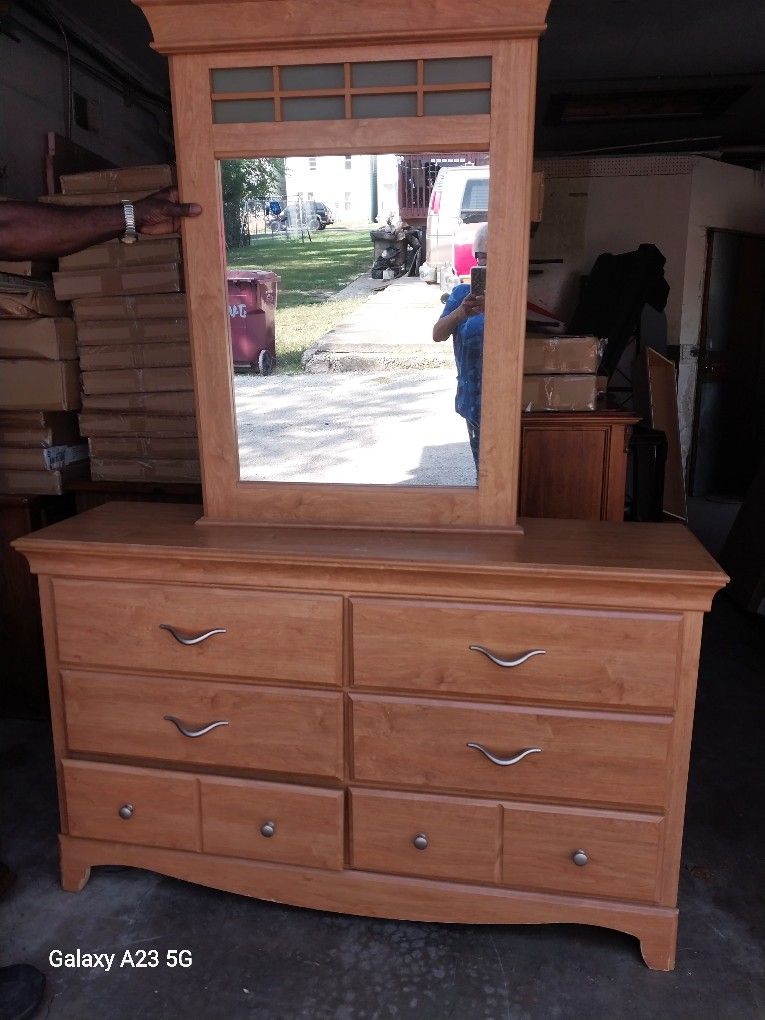 Dresser