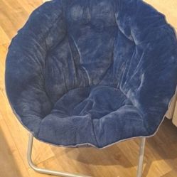 
Comfy Saucer Chair with Metal Frame