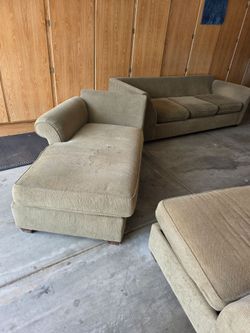 Sectional Couch with pullout bed