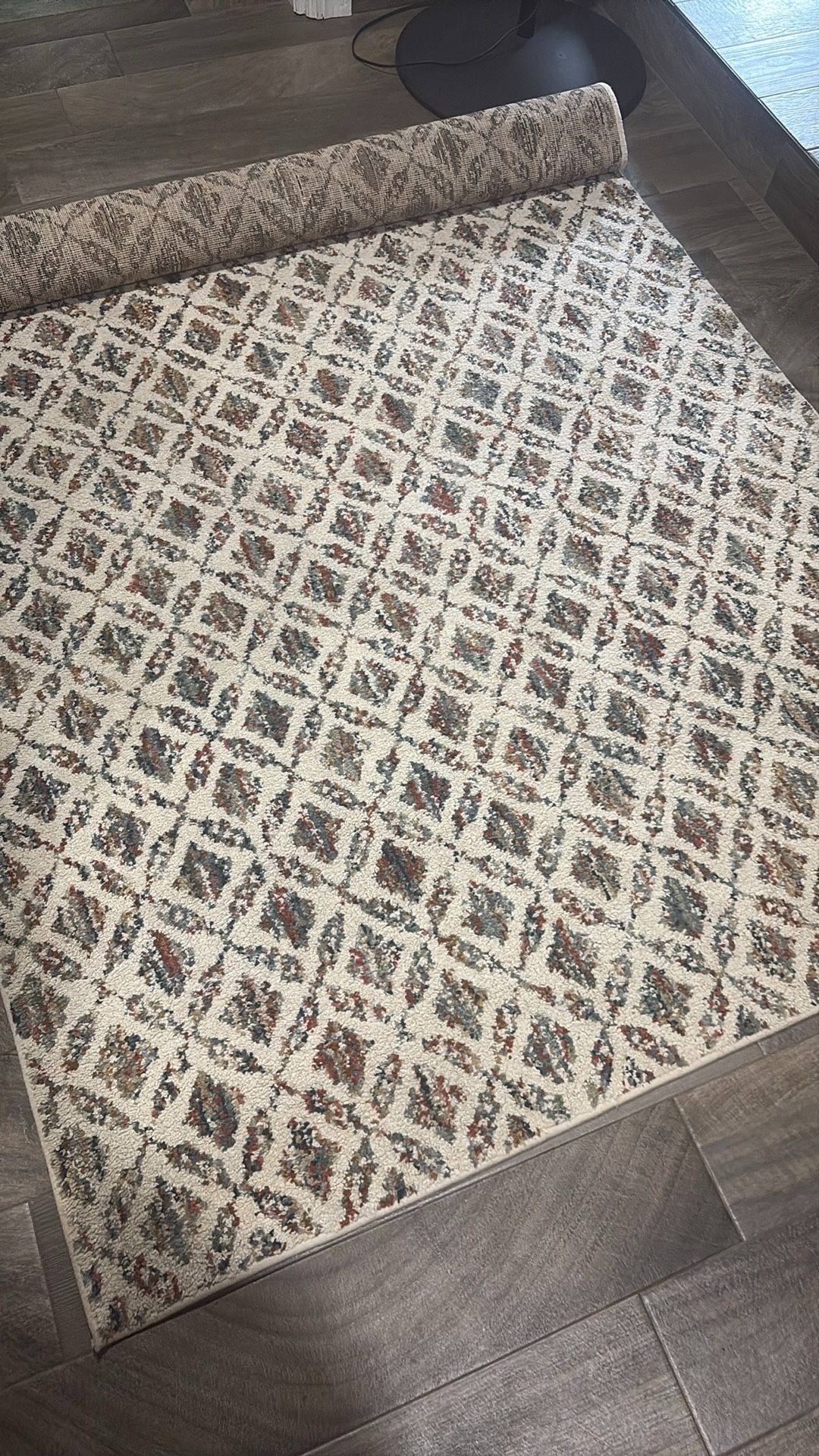 New Rhynes n Rhodes 7x9ft RUG $70 Obo