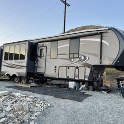 2016 Sandpiper Fifth Wheel Bunkhouse