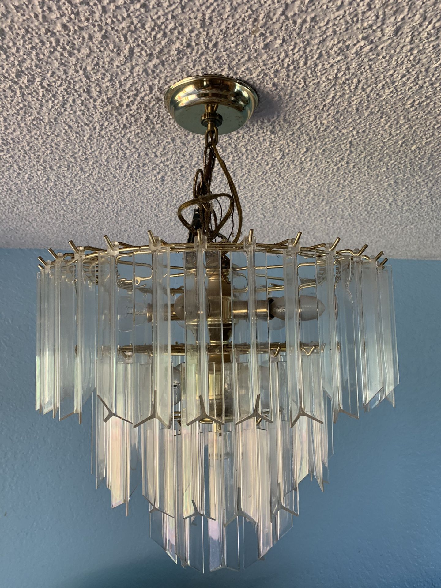 Chandelier - Medium size light fixture