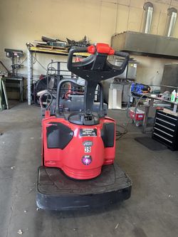 Electric Pallet Jack RAYMOND