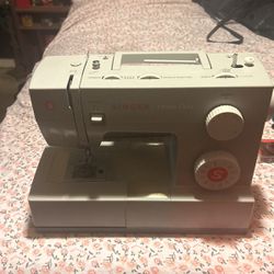 Singer 44S Sewing Machine