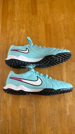 New Nike Tiempo Legend 10 Academy Turf Soccer Shoes Men’s 7, youth 7y, Women’s 8.5