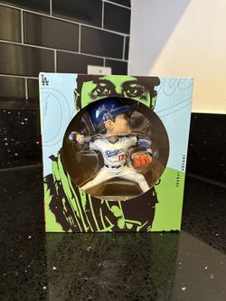 Ohtani Pitching Bobble Head
