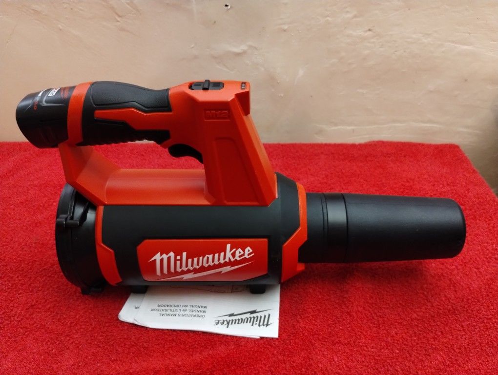 M12 Milwaukee Small Blower Con Batería $$125
