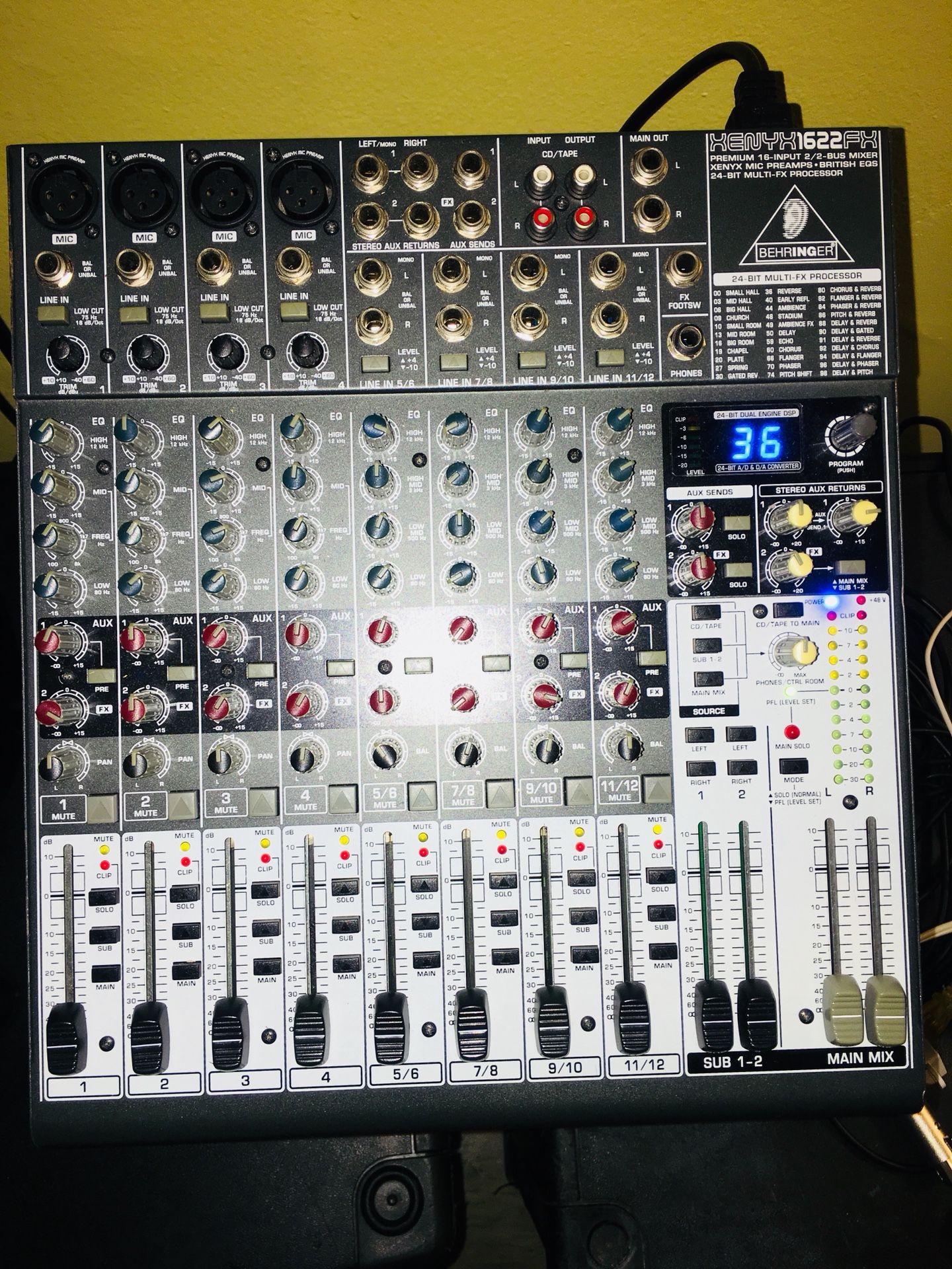 Mixer Behringer XENYX 1622FX