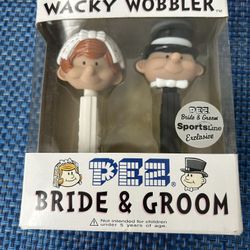 Vintage Wacky Woobler  Bride And Groom Dispenser Set