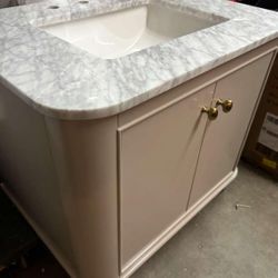New 30 In Vanity In Good Condition...no Top