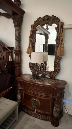 Villa Valencia Bachelor's Chest with Mirror set of 2