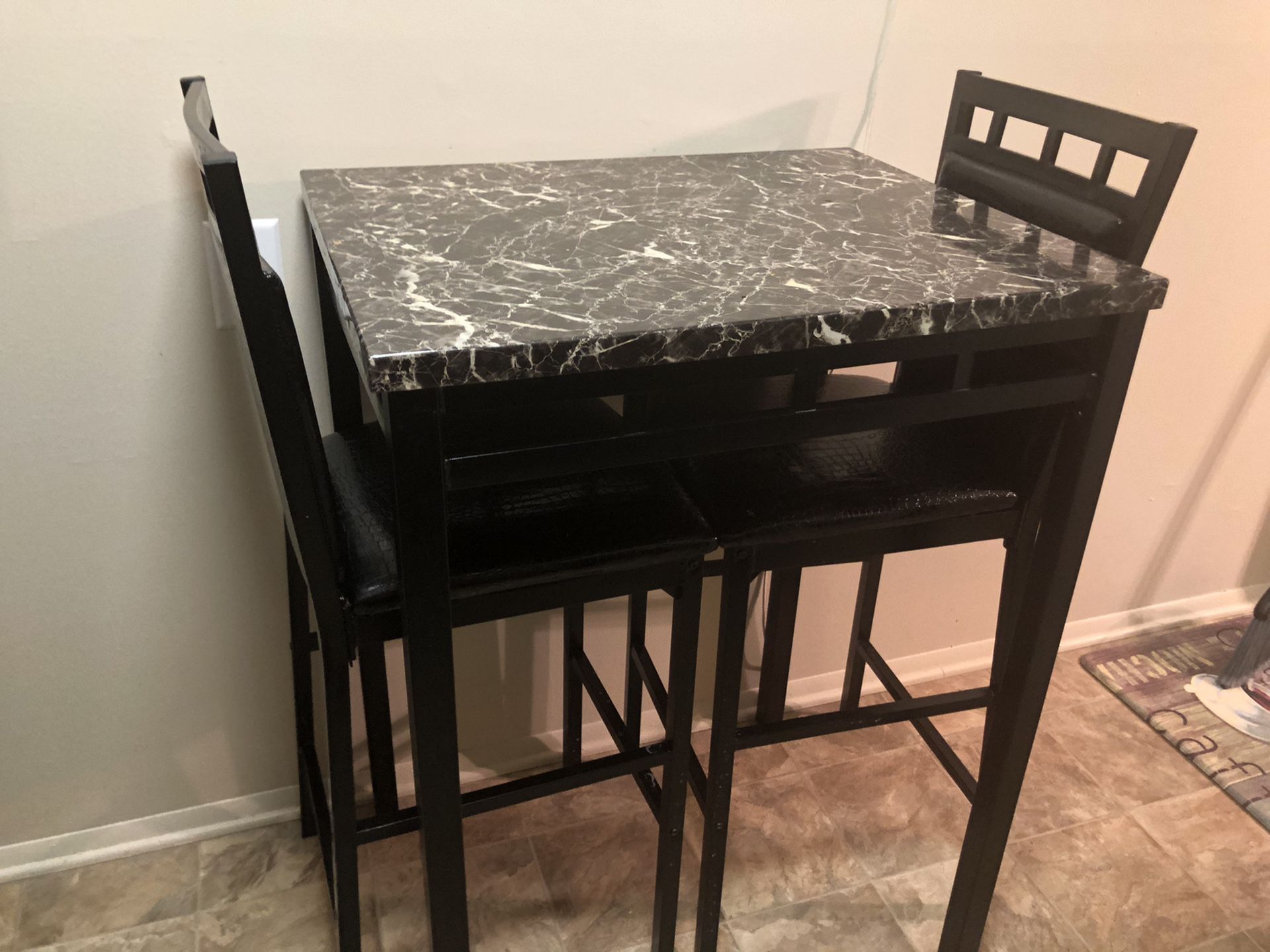 Bar Table w/ 2 chair stools