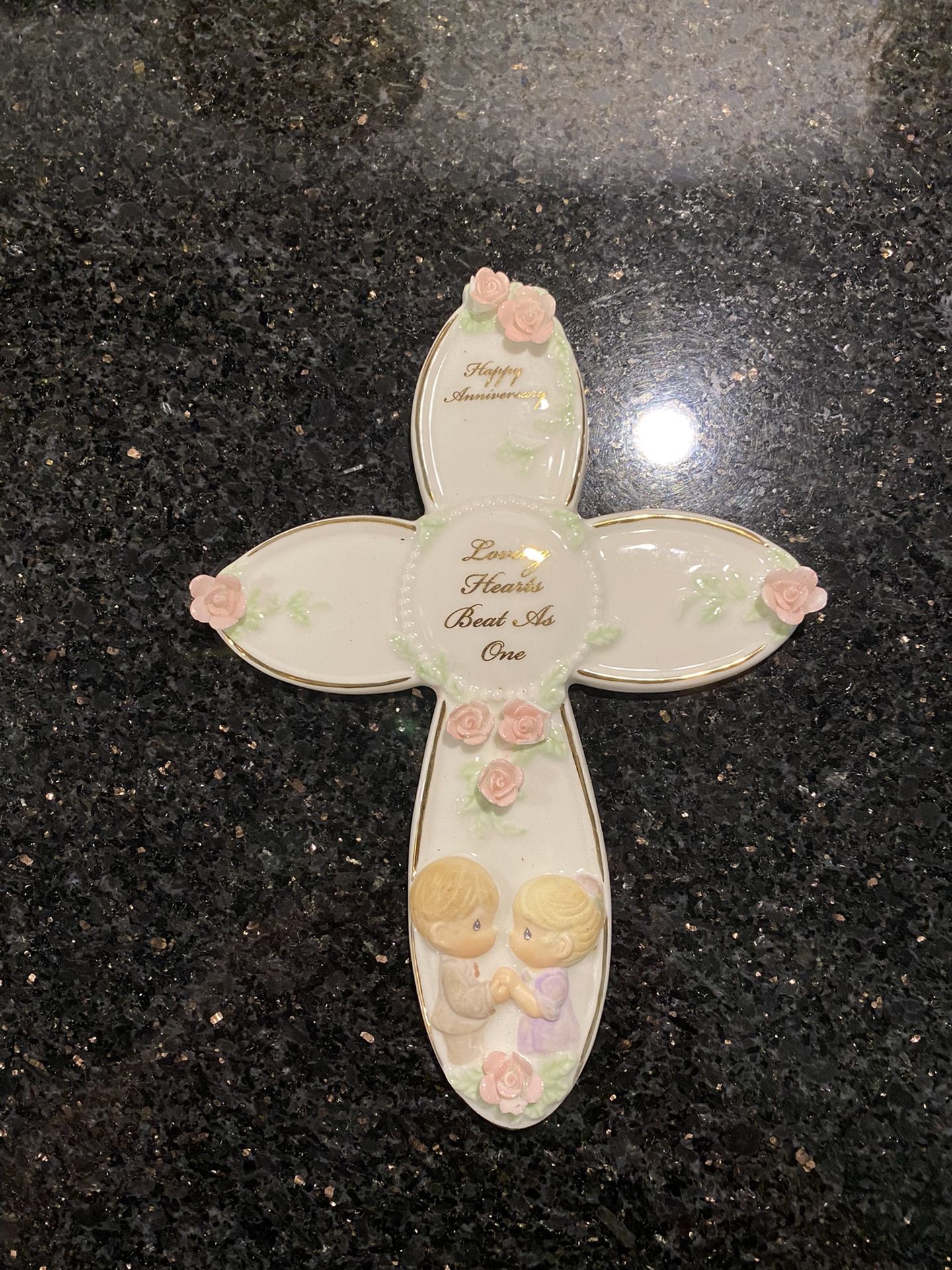 Precious Moments “Loving Hearts Beat as One”, Happy Anniversary, Cross Figurine