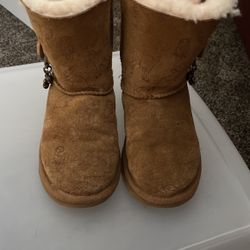 UGGS