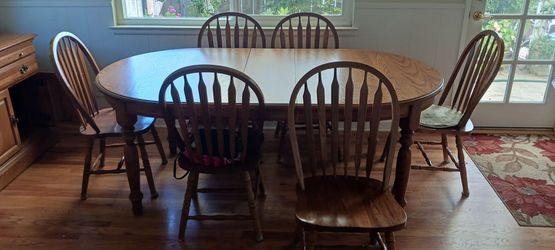 Dining table & chairs