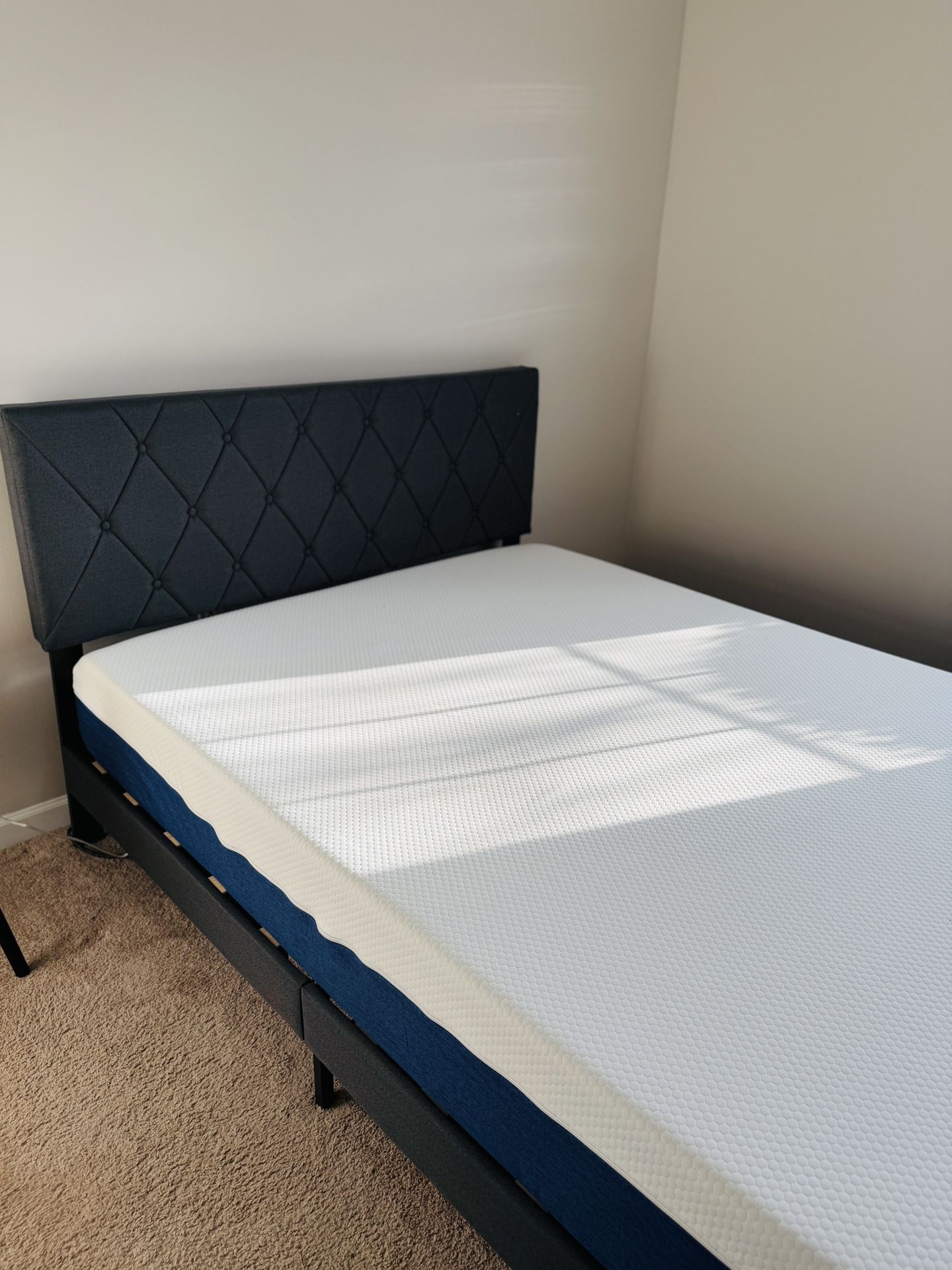 Perfect Condition Queen Bed Frame & Memory Foam Gel Queen Mattress