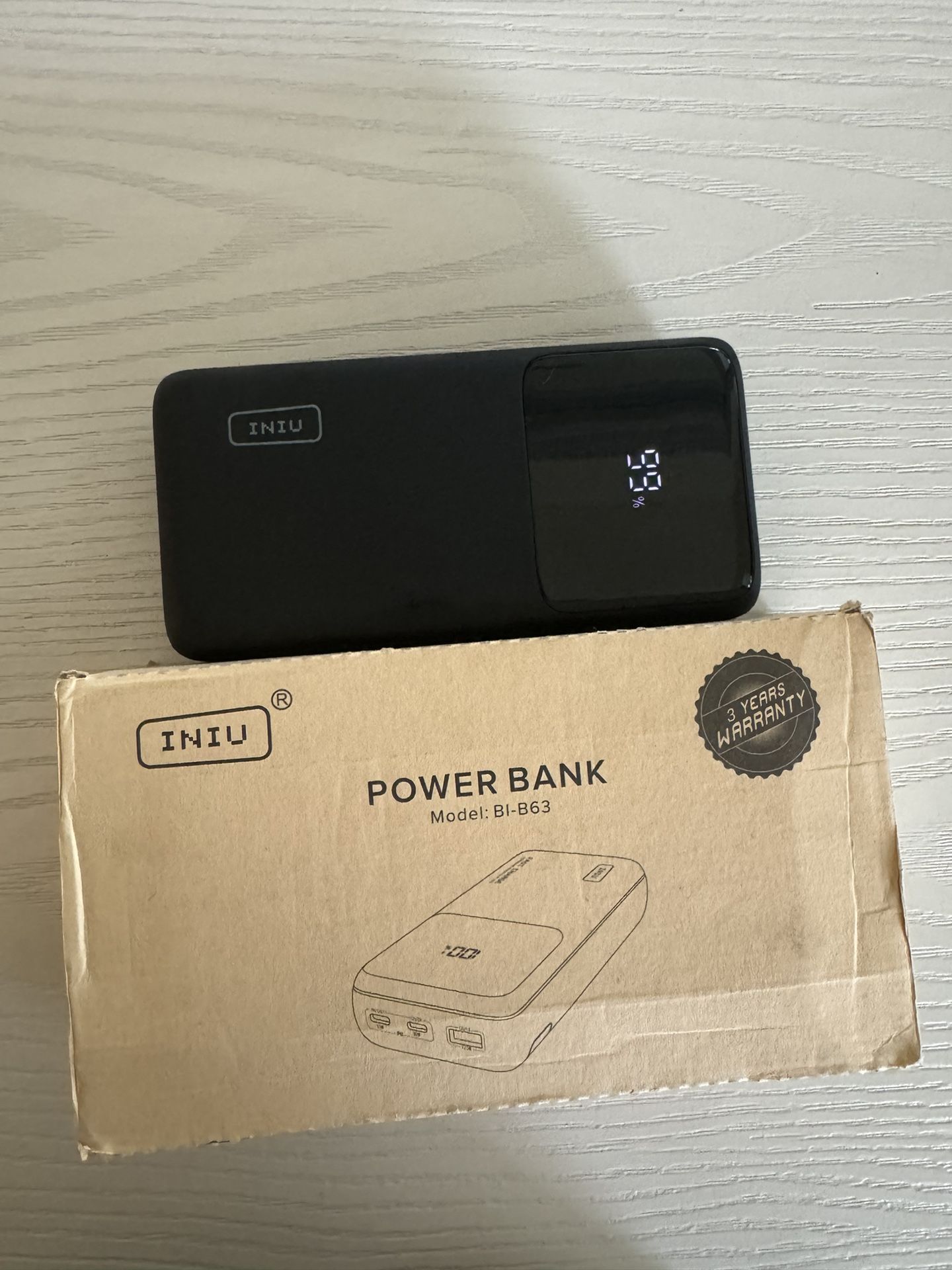 Brand New Packed Iniu 25,000 Mah Power Bank