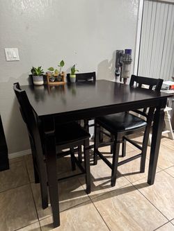 Solid Wood Dinning Table