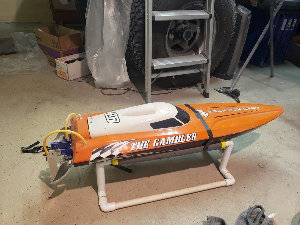 Electric RC boat ready to run