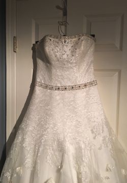 Beaded and lace bridal dress size 8