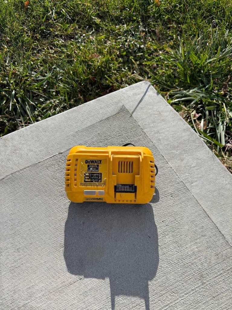 Deawalt fast charger 