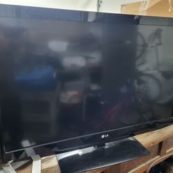 LG TV 42" 